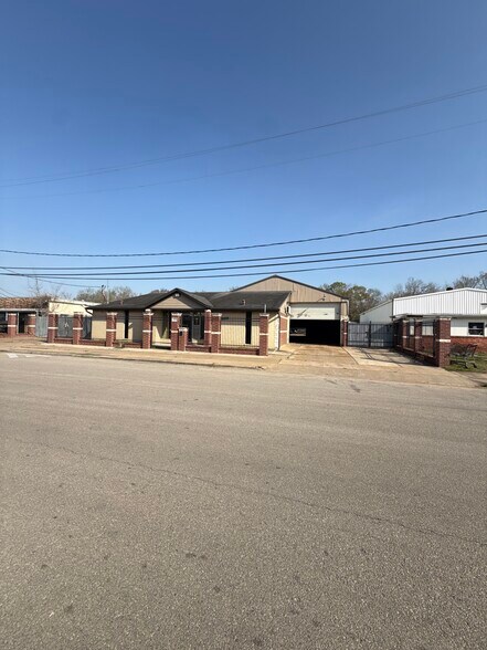 More Photos Of 4127 Weslow St, Houston Industrial For Lease