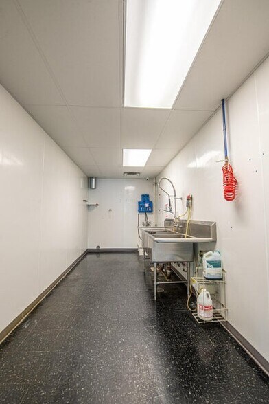 More Photos Of 1105 Constitution Dr, Trinidad Food Processing For Sale