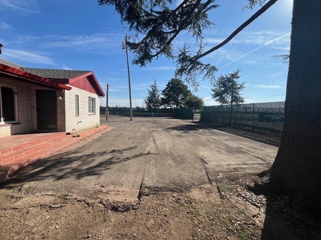 More Photos Of 9690 Monterey Rd, Morgan Hill Office Residential For Lease