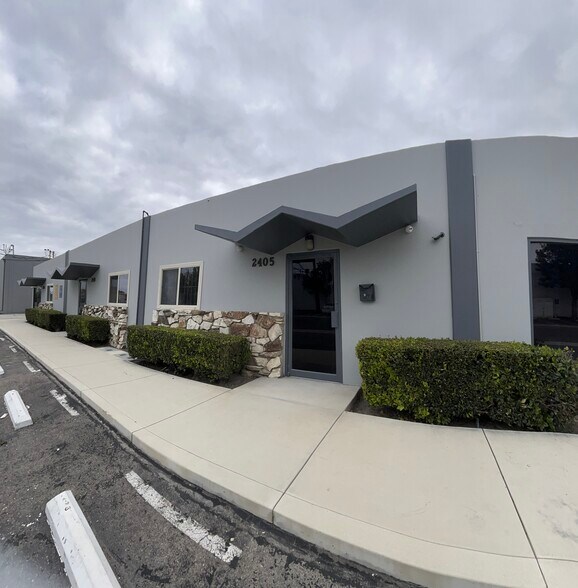 More Photos Of 2413 S Broadway, Santa Ana Manufacturing For Lease