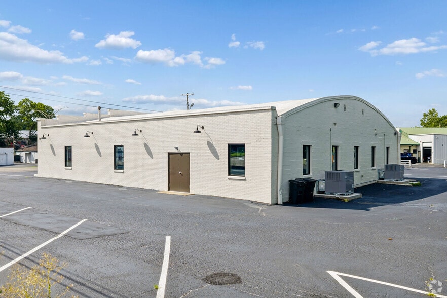 More Photos Of 111 Nashville Hwy N, Columbia Freestanding For Lease