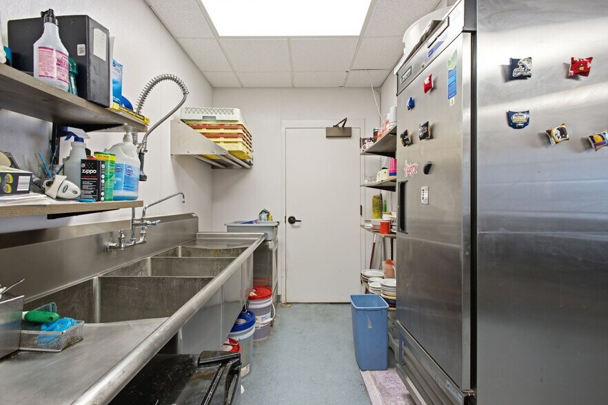 More Photos Of 915 N H St, Fremont Assisted Living For Sale