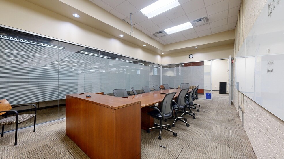 More Photos Of 33 W 11th St, Columbus Office For Lease