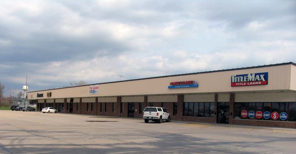 Primary Photo Of 2533-2549 Vandalia St, Maryville General Retail For Lease