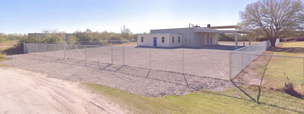 More Photos Of 4231 Mustang Rd, Lakeland Warehouse For Lease