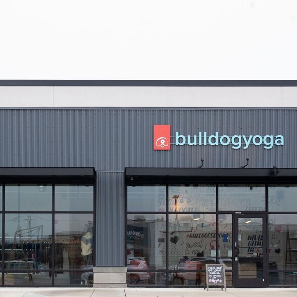 More Photos Of 10-30 Liberty Blvd, Malvern Freestanding For Lease