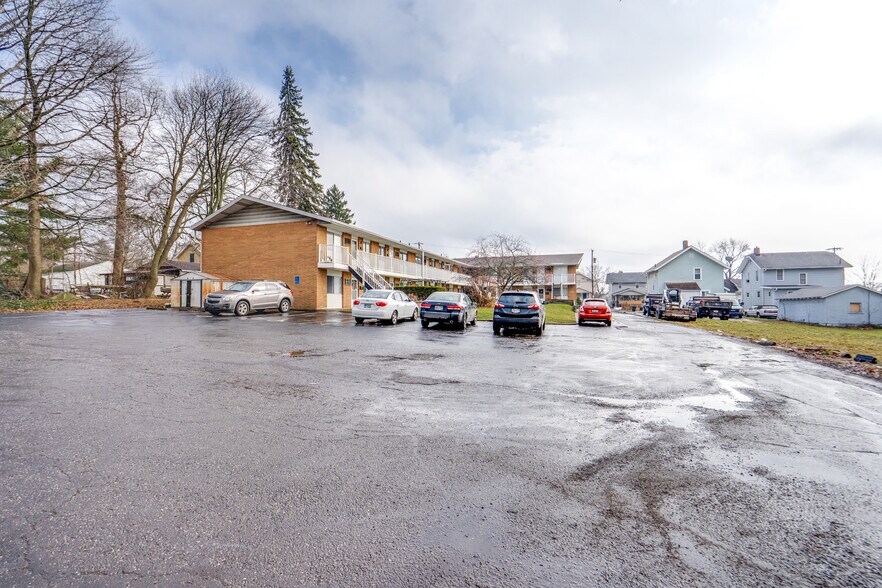 More Photos Of 2615 Ellet Ave, Akron Apartments For Sale