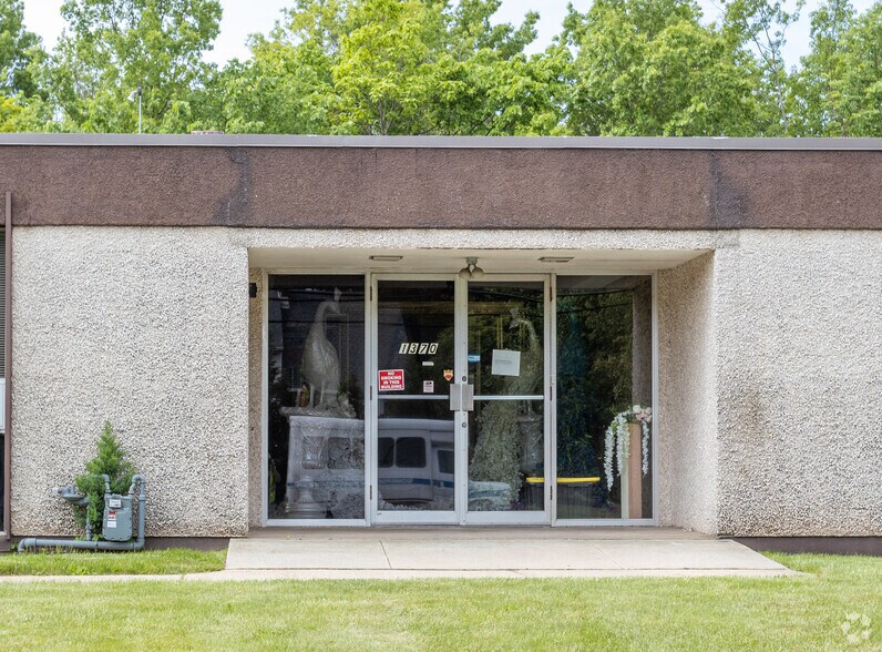 More Photos Of 1370 Hamilton St, Somerset Loft Creative Space For Lease