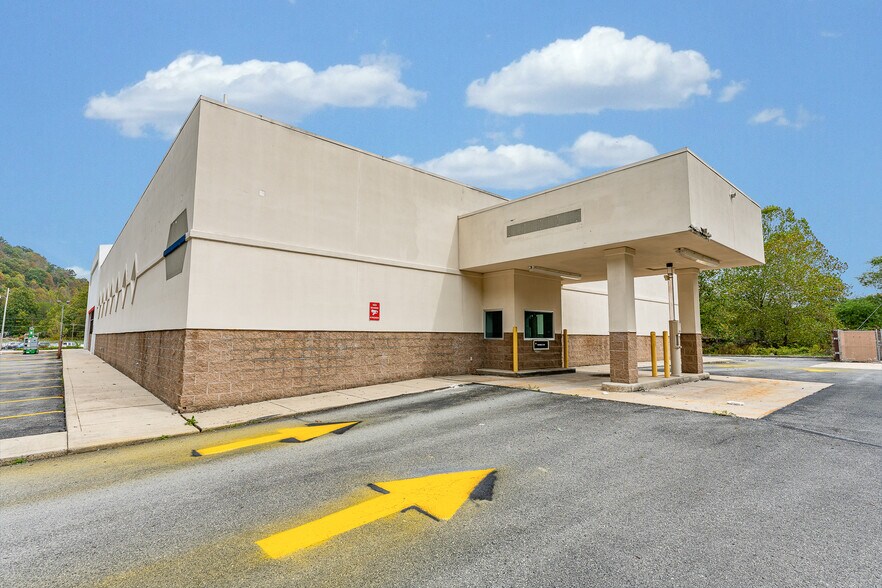 More Photos Of 19254 Seneca Trl, Marlinton Drugstore For Lease