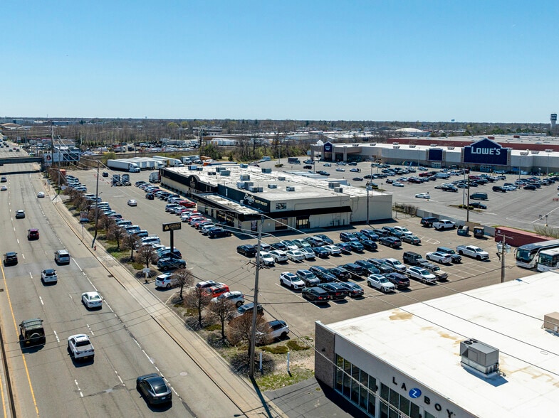 Primary Photo Of 1600 Broadhollow Rd, Farmingdale Warehouse For Sale