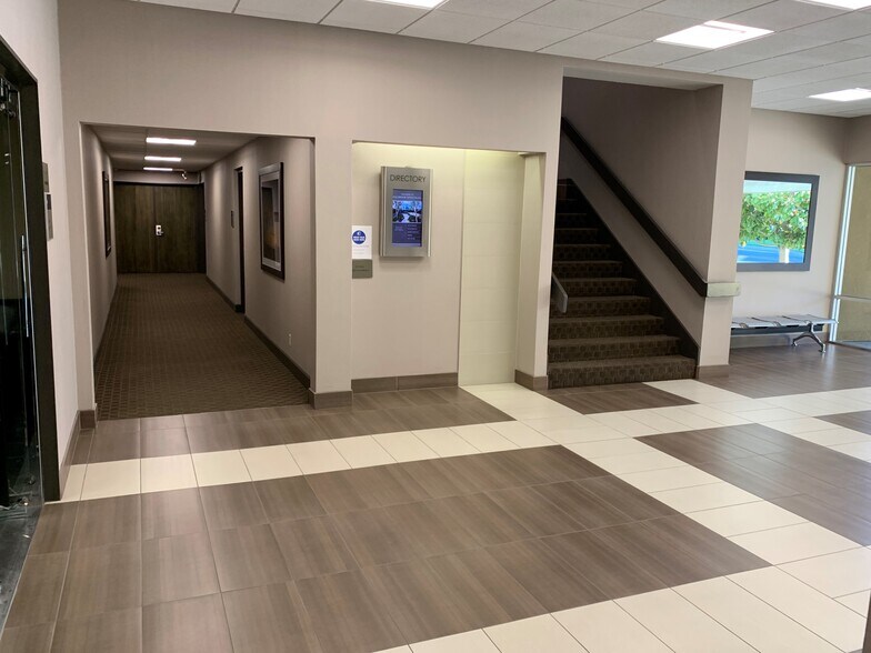 More Photos Of 6700 Fallbrook Ave, West Hills Office For Lease