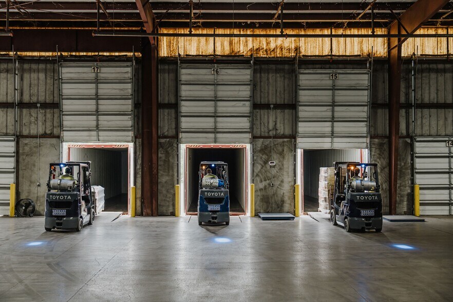 More Photos Of 605 Expansion Blvd, Port Wentworth Warehouse For Lease