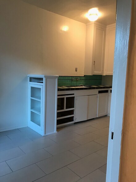 More Photos Of 455 N Sycamore Ave, Los Angeles Apartments For Sale