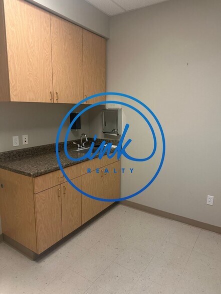 More Photos Of 1667 Lucerne St, Minden Office For Lease