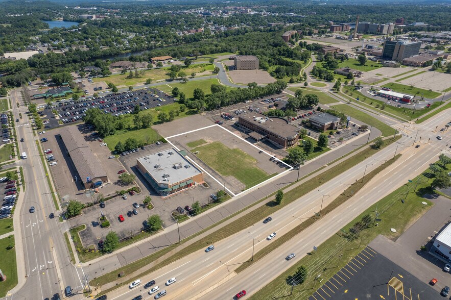 More Photos Of 1104 W Clairemont Ave, Eau Claire Land For Sale