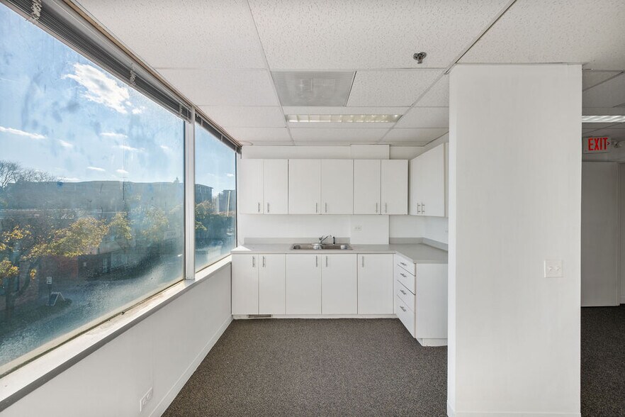Primary Photo Of 1770 First St, Highland Park Medical For Lease