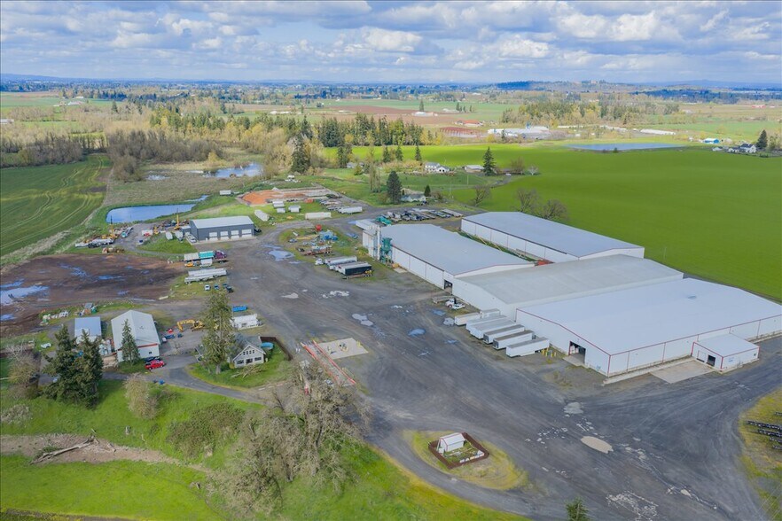 More Photos Of 6011 Grinde Ln NE, Silverton Flex For Lease