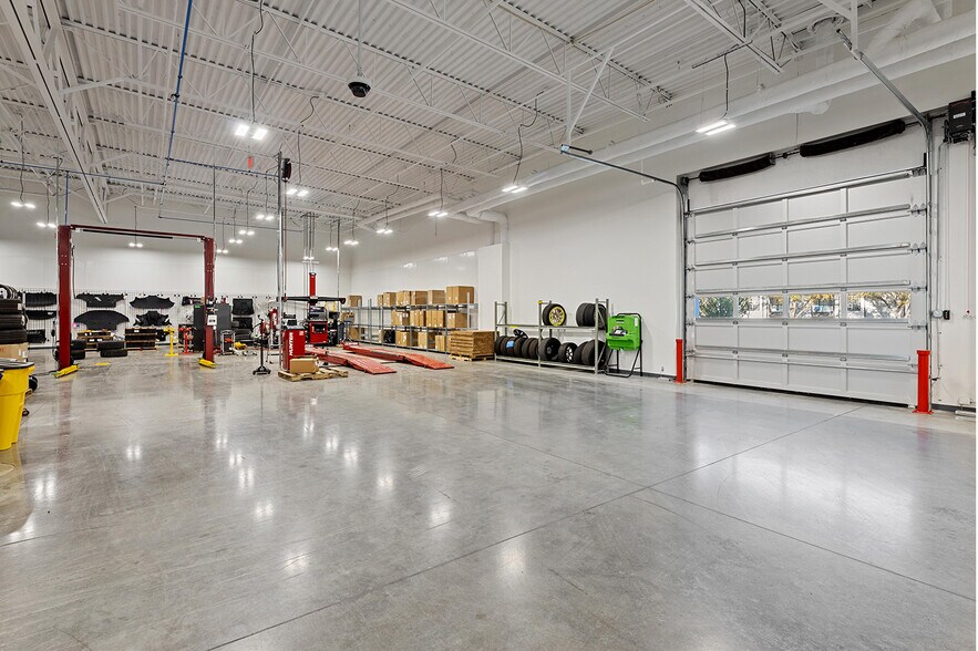 More Photos Of 5812 North Fwy, Fort Worth General Retail For Sale