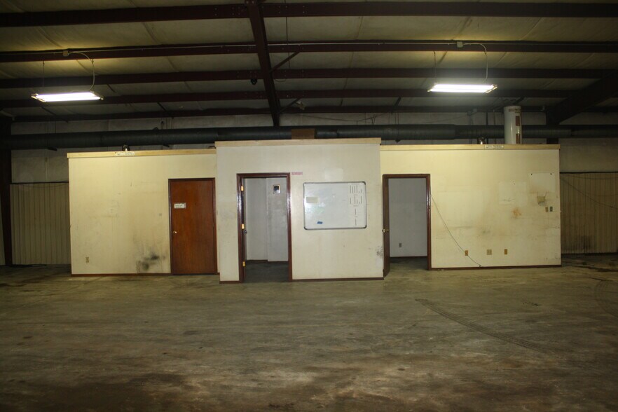 More Photos Of 19111 Fm 362 Rd, Waller Manufacturing For Sale