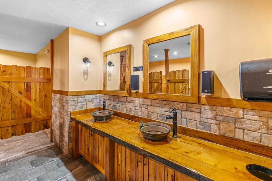 More Photos Of 4170 Us-1 Hwy, Edgewater Restaurant For Lease