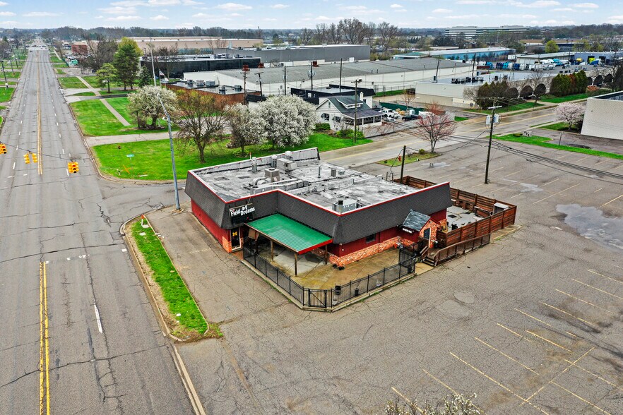 More Photos Of 1090 Rochester Rd, Troy Restaurant For Sale