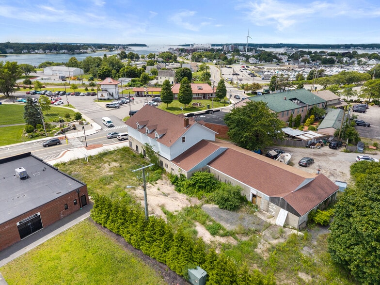 More Photos Of 61 Main St, Buzzards Bay Freestanding For Sale