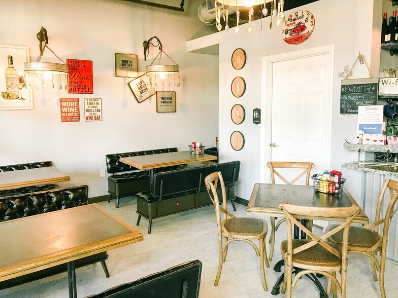 More Photos Of 300 Connally St, Sulphur Springs Restaurant For Sale