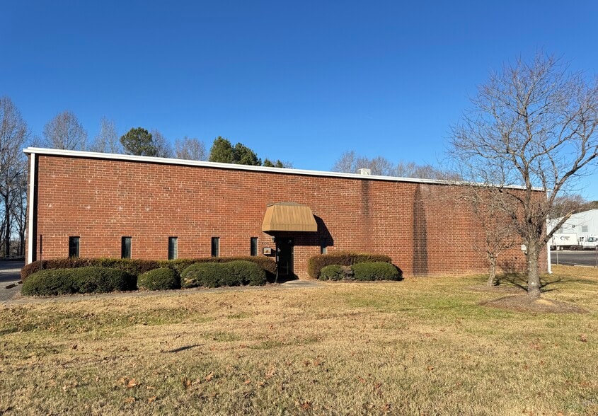 More Photos Of 1000 Tulip Dr, Gastonia Warehouse For Lease
