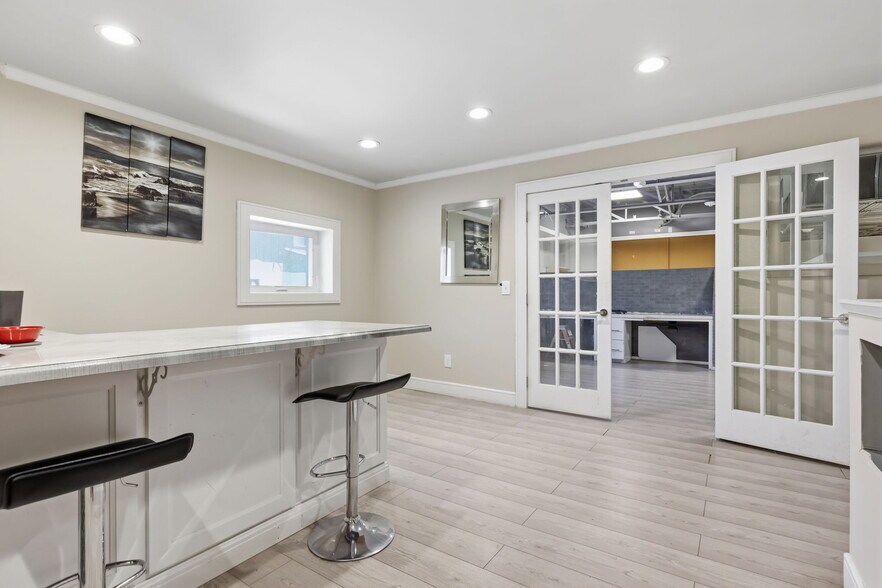 More Photos Of 17 Sweetmans Ln, Manalapan Township Freestanding For Lease