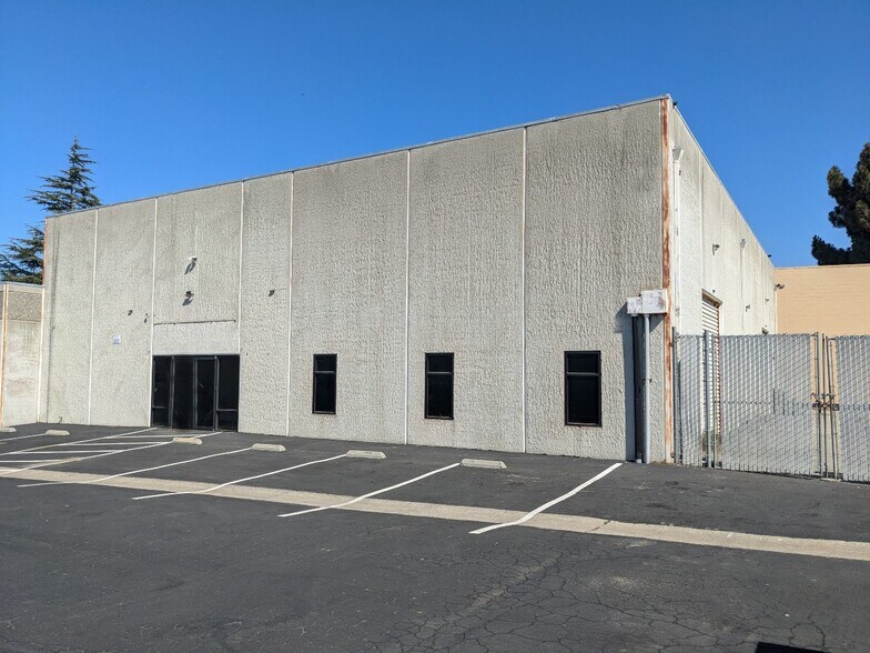 Primary Photo Of 5 Hangar Way, Watsonville Service For Lease