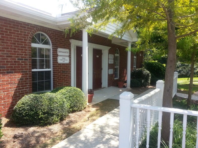More Photos Of 106 Colony Park Dr, Cumming Office Residential For Lease