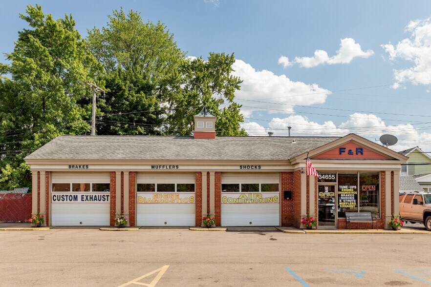 Primary Photo Of 34655 E Michigan Ave, Wayne Auto Repair For Sale