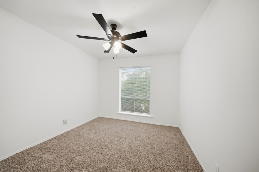 More Photos Of 611 S Ennis St, Bryan Apartments For Sale