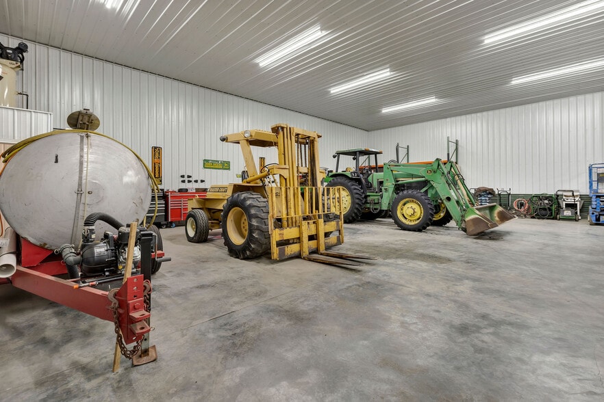 More Photos Of 7754 S State Route 73, Wilmington Flex For Sale