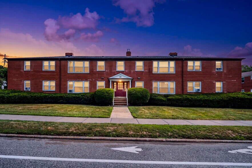 Primary Photo Of 885 S Green Rd, Cleveland Apartments For Sale