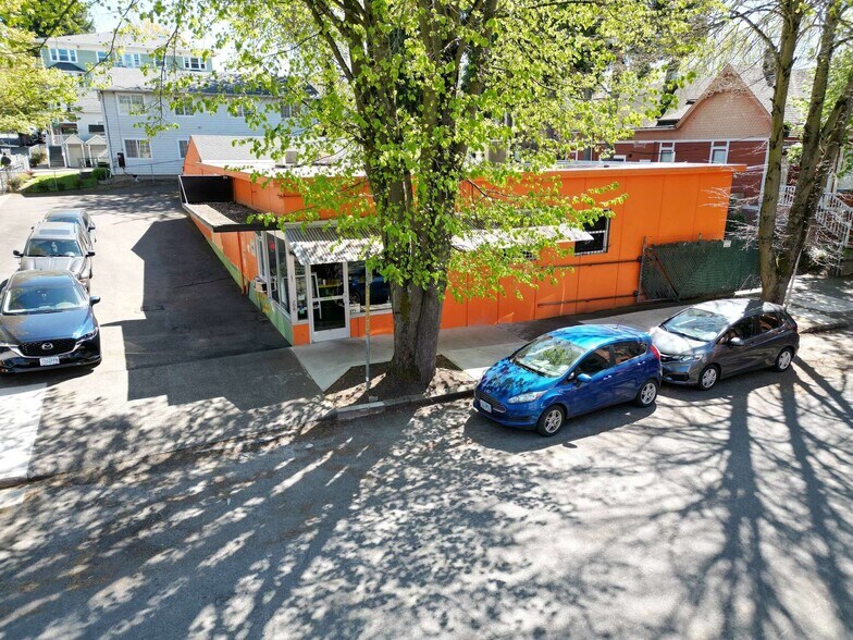 More Photos Of 1502 SE Morrison St, Portland Freestanding For Lease