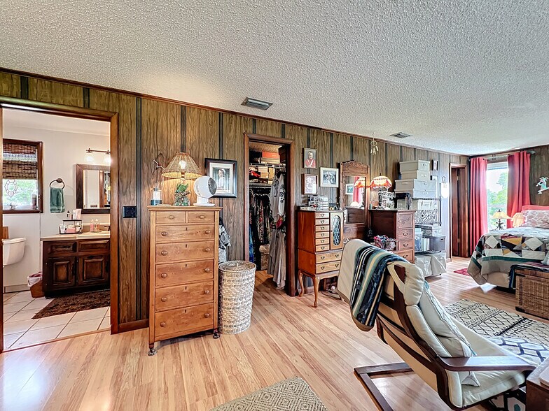More Photos Of 7001 W Jones Ave, Mount Dora Airplane Hangar For Sale