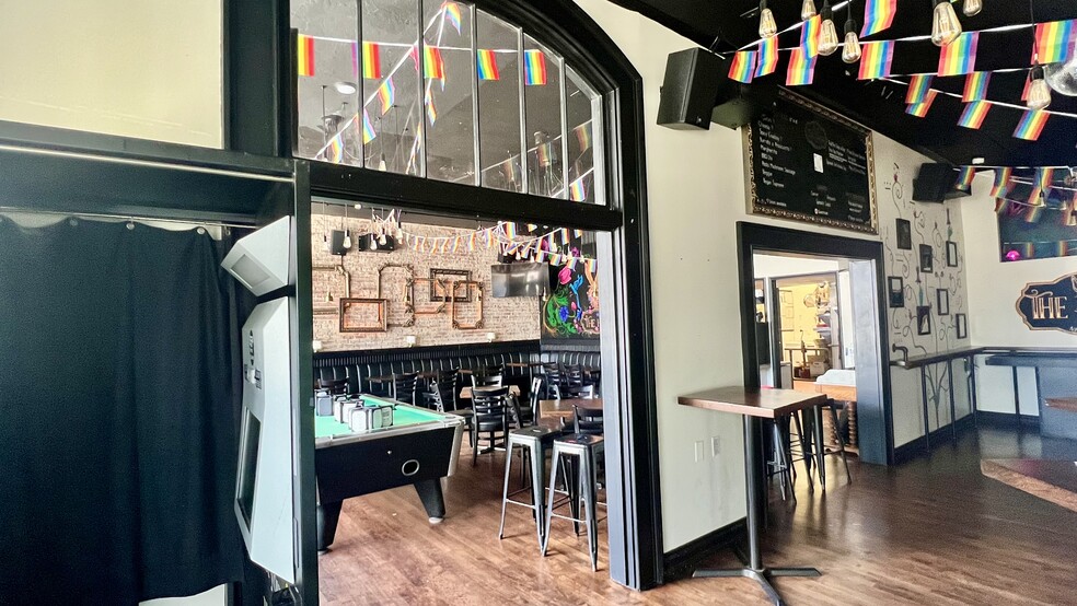 More Photos Of 1800 E Broadway, Long Beach Restaurant For Lease