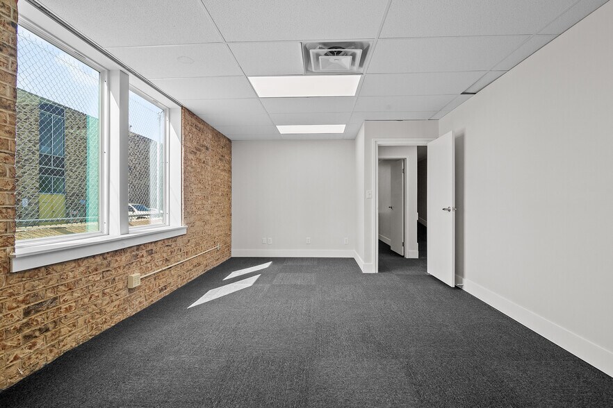 More Photos Of 2300 E 14th St, Tulsa Office For Lease