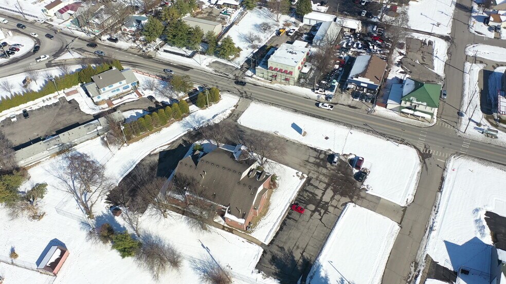 More Photos Of 1701 Spring St, Jeffersonville Medical For Sale