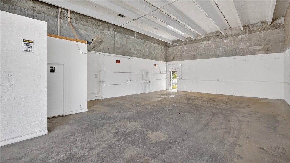 More Photos Of 12434-12466 NW 38th Ave, Opa-locka Warehouse For Lease