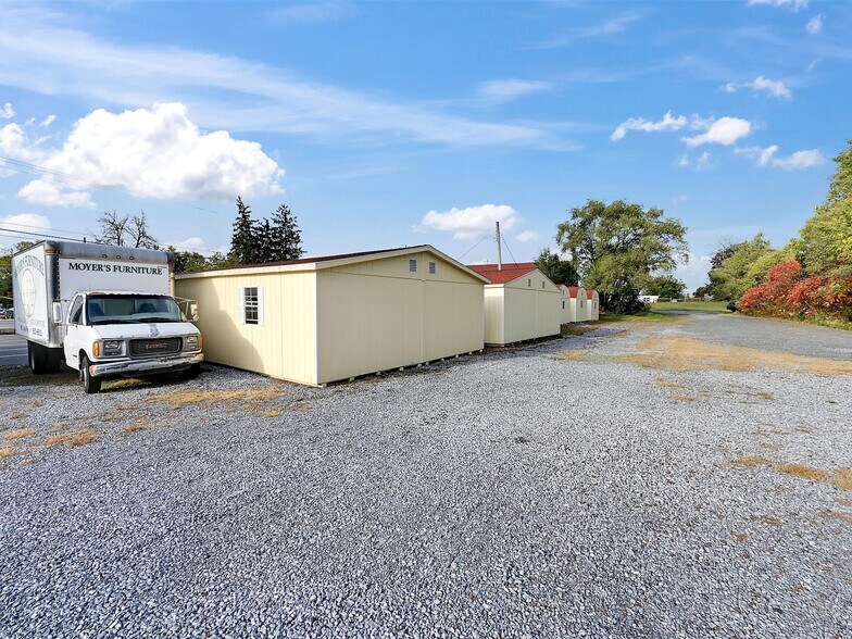 More Photos Of 1105 W Main St, Mount Joy General Retail For Sale