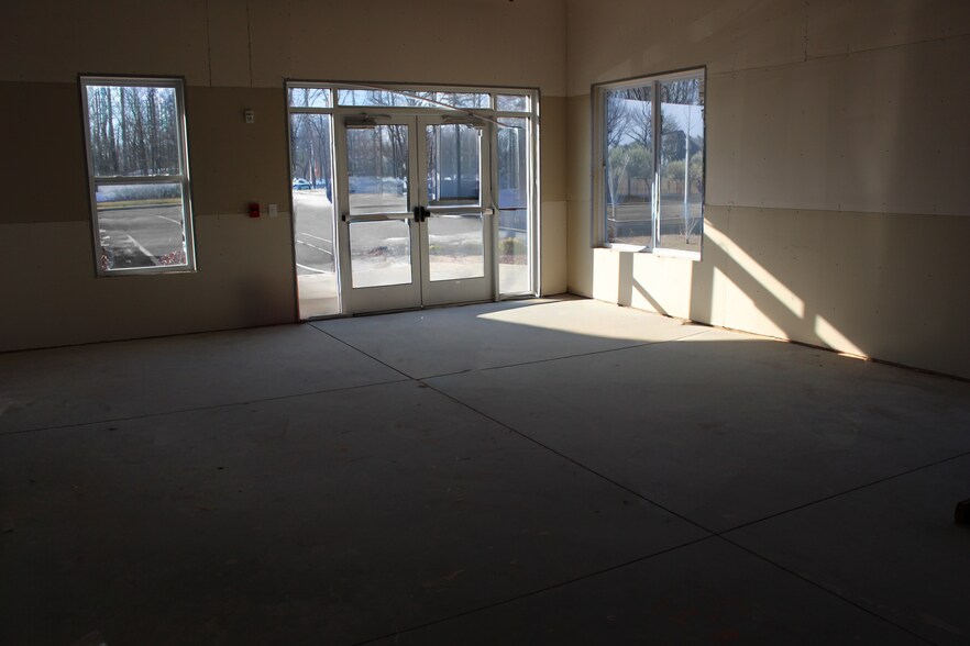 More Photos Of 244 Sand Springs Dr, Drums Apartments For Lease