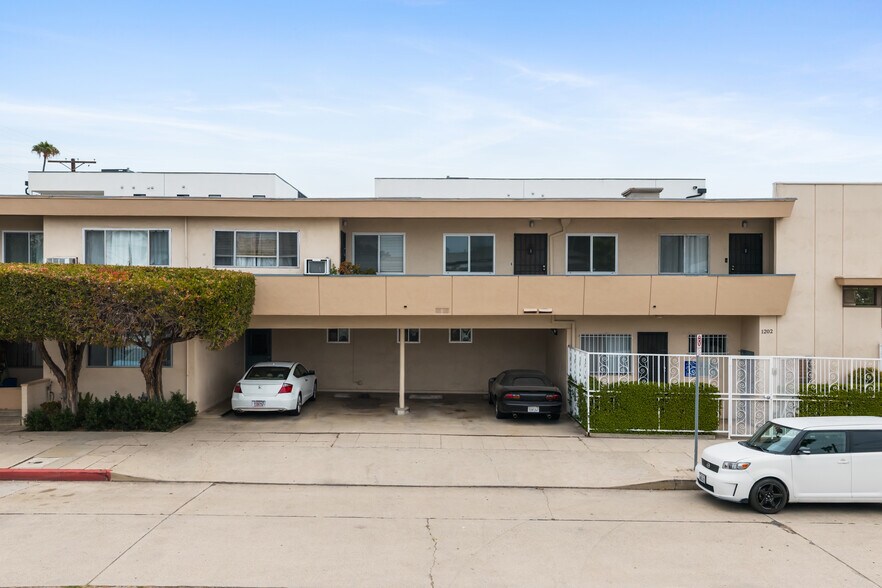 More Photos Of 1202-1212 N Cole Ave, Los Angeles Apartments For Sale