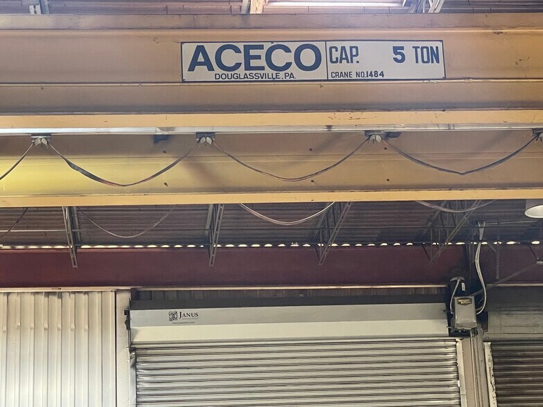 More Photos Of 9129 Euclid Ave, Manassas Warehouse For Lease