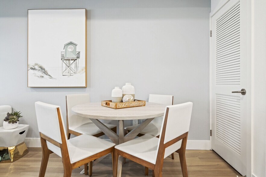 More Photos Of 11049 Magnolia Blvd, North Hollywood Apartments For Lease