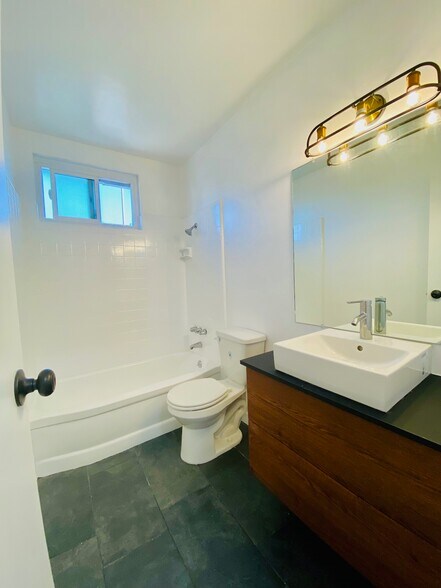 More Photos Of 10603-10609 Palms Blvd, Los Angeles Apartments For Sale