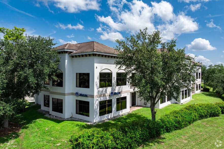 More Photos Of 5644 Tavilla Cir, Naples Office For Lease