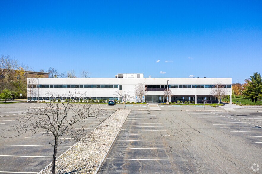 More Photos Of 12 Vreeland Rd, Florham Park Office For Lease