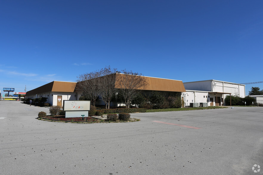 Primary Photo Of 749 Beal Pky, Fort Walton Beach Manufacturing For Lease